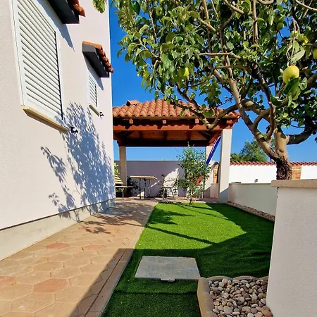 Ivana Βίλα Skabrnje